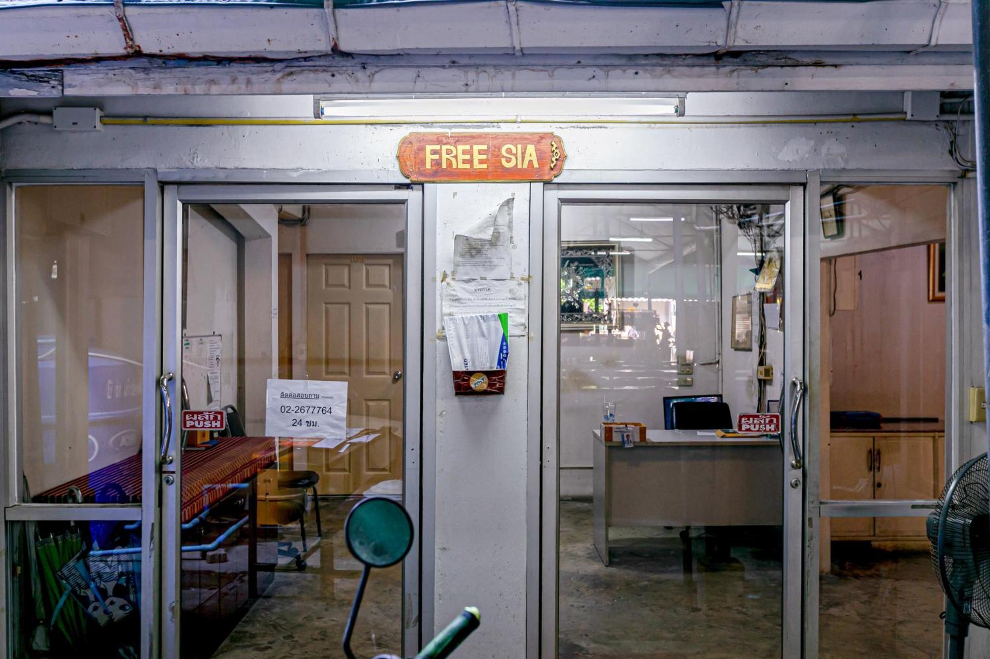 Freesia Saladaeng Silom Apartments Banguecoque Exterior foto