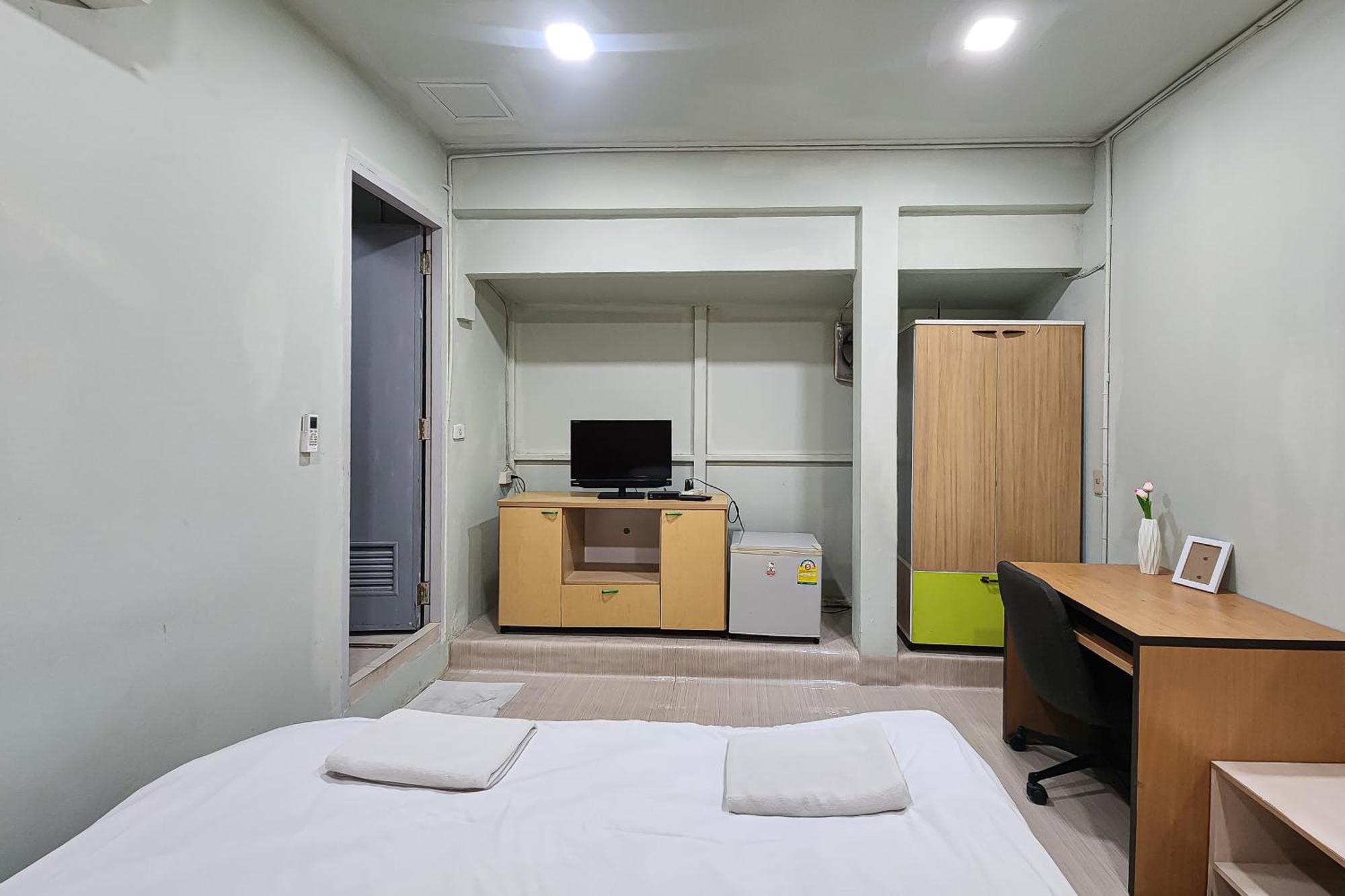 Freesia Saladaeng Silom Apartments Banguecoque Exterior foto