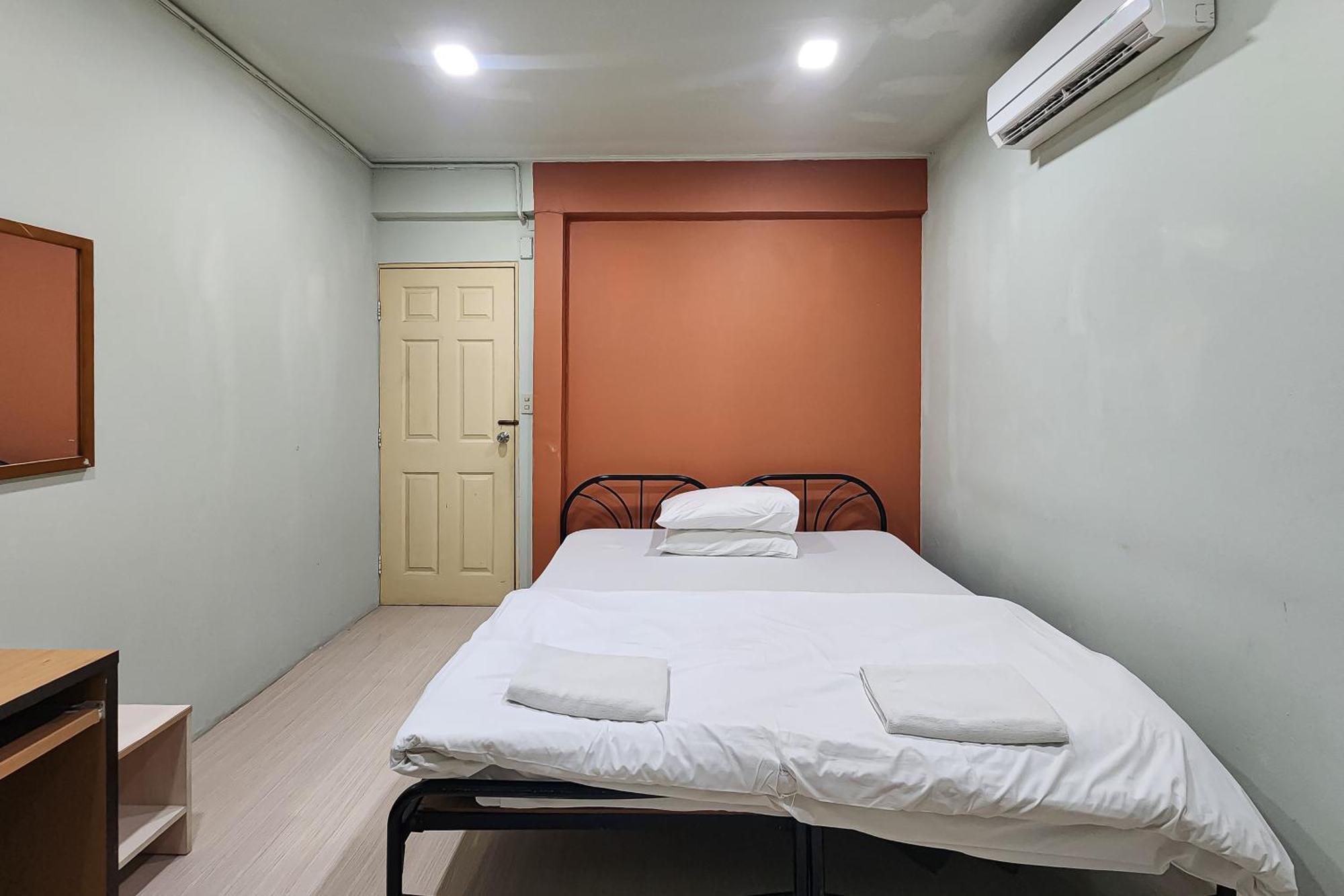 Freesia Saladaeng Silom Apartments Banguecoque Exterior foto