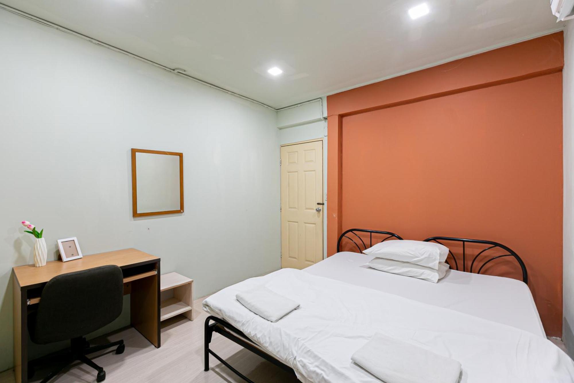 Freesia Saladaeng Silom Apartments Banguecoque Exterior foto